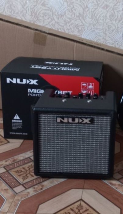 Комбик Nux Mighty 8-BT