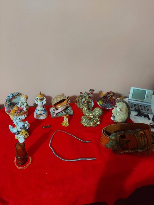 Продаю   утюги на запчасти