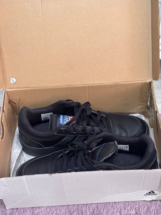 Кроссовки Adidas