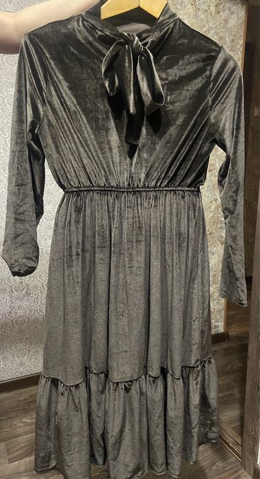 Велюровое женское платье