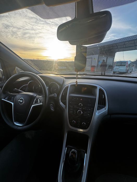 Vând Opel Astea H an fabricație 2011,motor 1.7CDTI diesel,110cp.