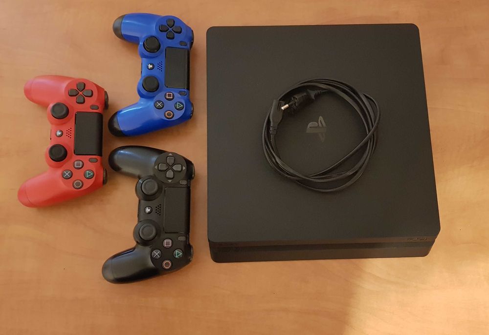 Vand Playstation4 Ps4 Slim 1TB cu 3 Controllere