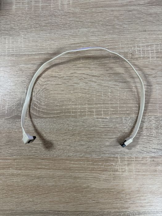 Cabluri SATA ca noi.
