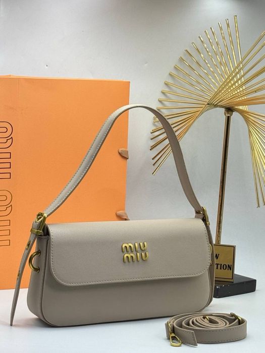 Geanta Miu Miu noua !!! Domensiuni 28/15 !!!