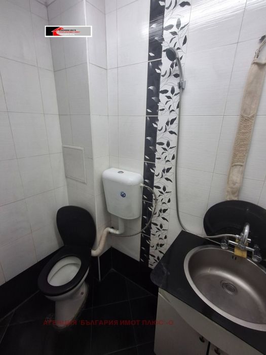 Дава се под наем Едностаен апартамент в София, Център - 30 кв.м за 331.5 € - Снимка #11