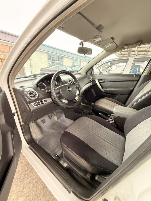 Nexia 3 sotiladi 2 pazitsiya