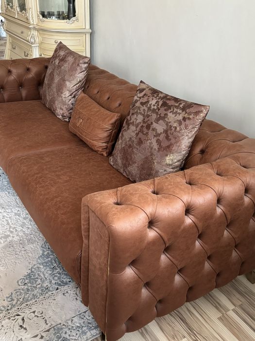 Продам коричневый диван Bellona