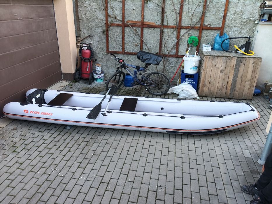 Vând canoe gonflabil