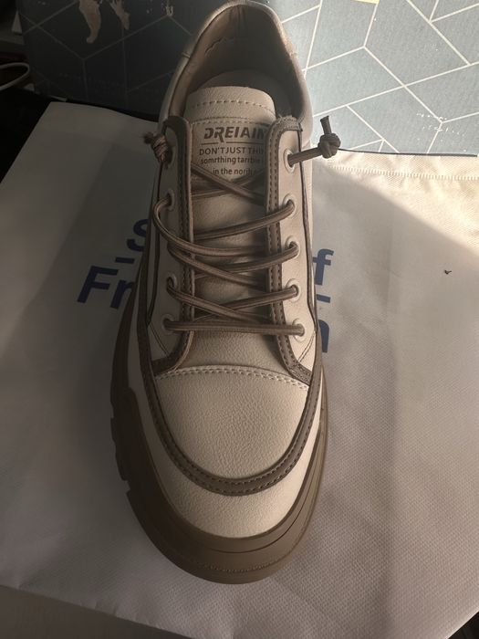 Продам Кроссовки