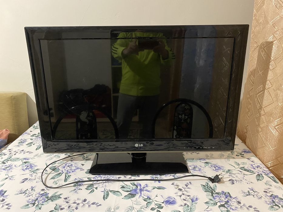 LG  TV 32d HDMI 1,2