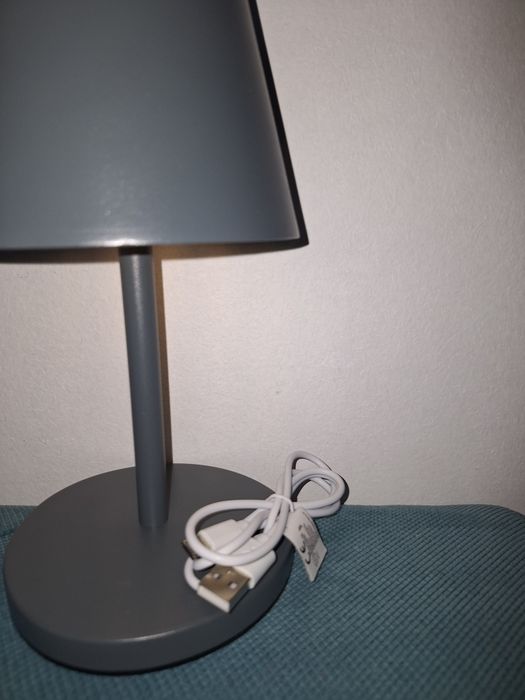 Lampă-cu 3 trepte- încărcare USB