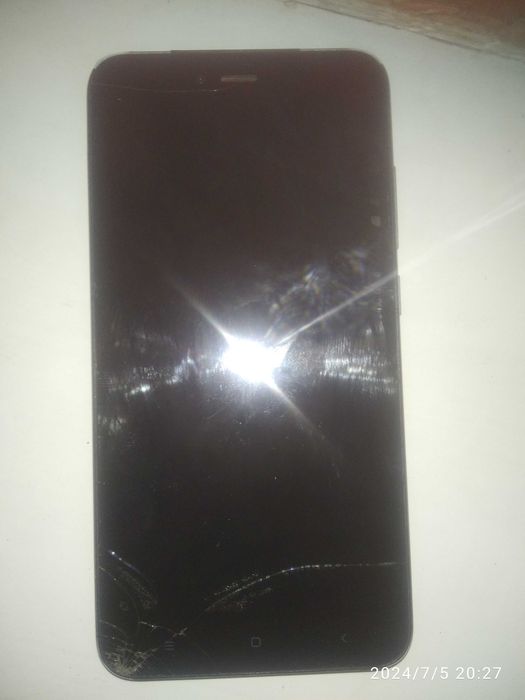 Телефон,Redmi note 5a