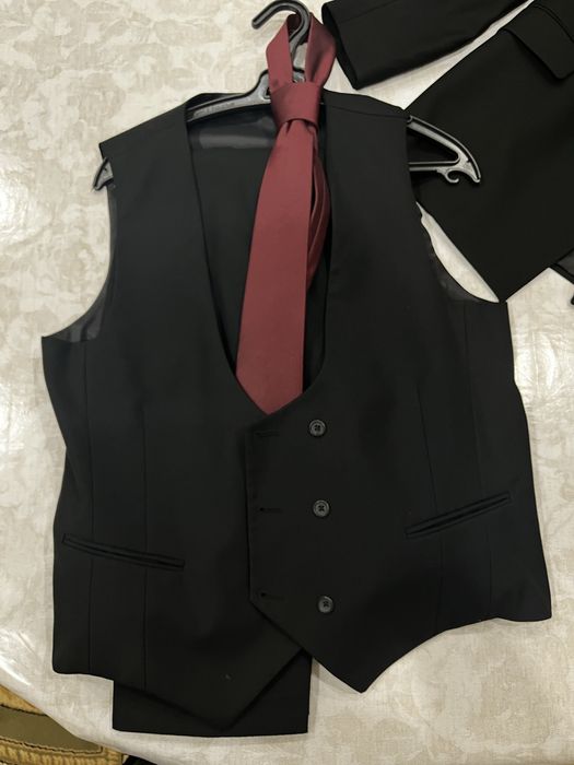 Продам костюм,48 го размера