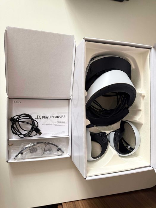 PLAYSTATION VR2 за PS5 с два контролера