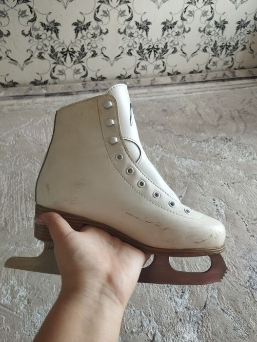 Фигурные коньки Head, 36 размер