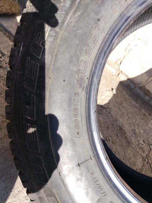 Продам  резину в хорошем состоянии.