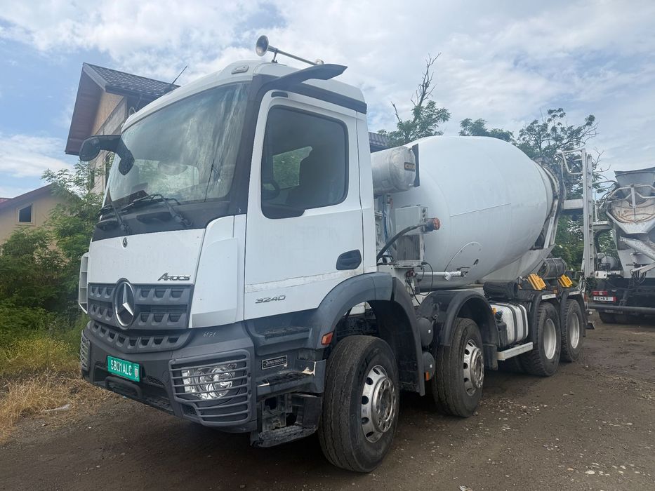 Mercedes-Benz Arocs 3240