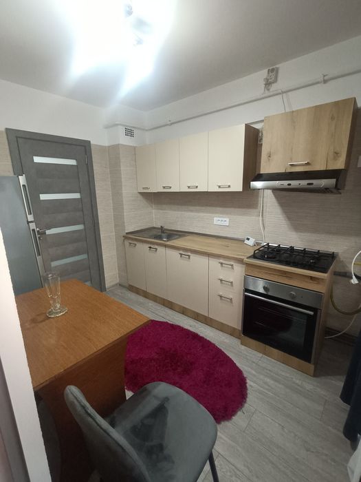 Proprietar închiriez ap. 2 camere, central,  renovat complet, centrala pe gaz și aer condiționat