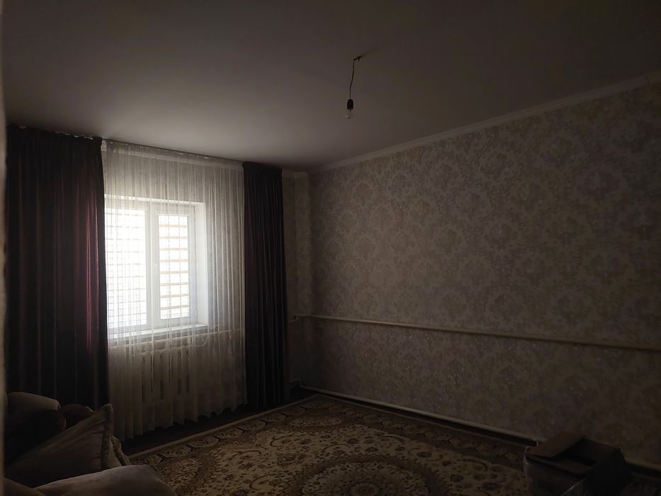Дом 6 комнатный близко к городу.