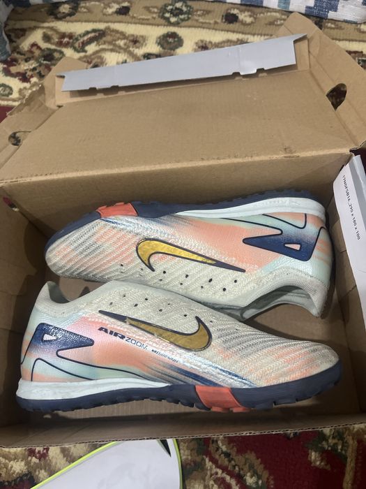 Продаю nike air max mds005 щитки в подарок