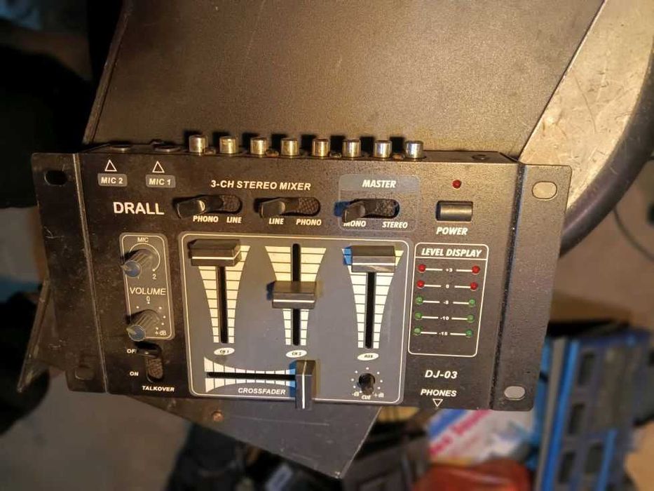 Миксер, смесител, мишпулт професионален, вградени ефекти и еквилайзер