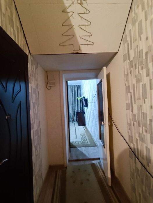 Риэлтор. Продам 1/1/2  Спутник -8. Дом деревянный. 32 кв м