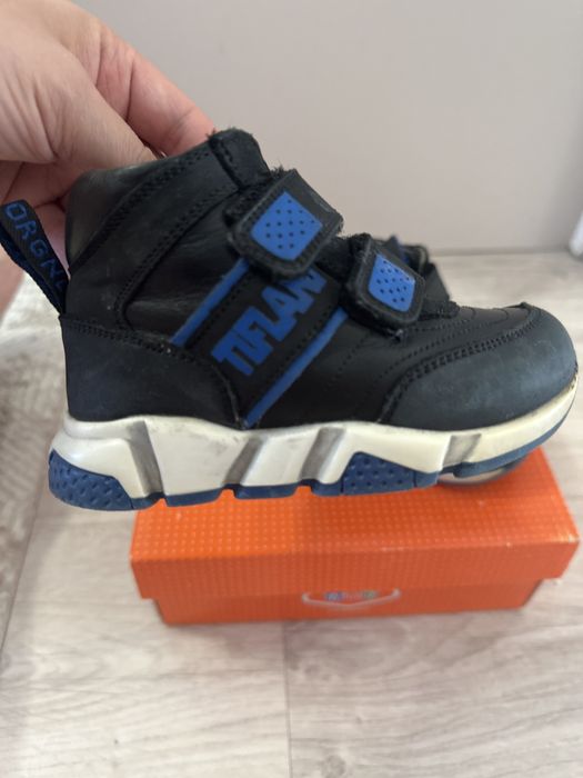 Продам ботинки 4000 т