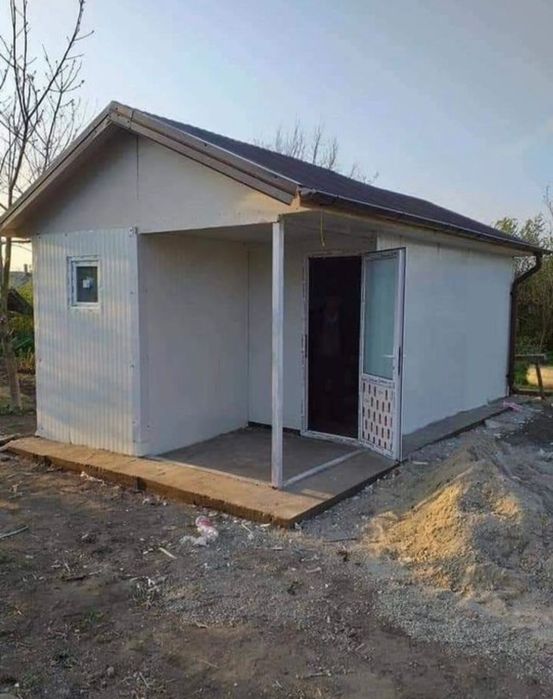 Vând case din structura metalica