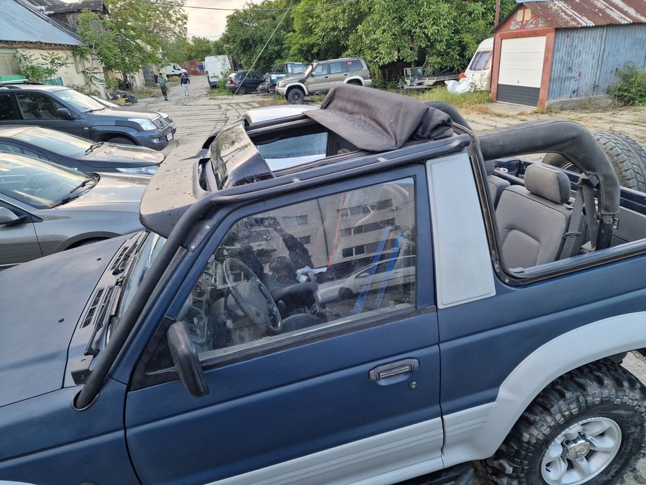 Mitsubishi pajero cabrio MK2