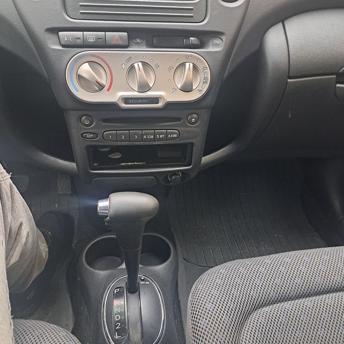 Тойота ярис версо