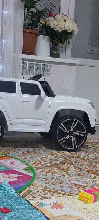 Машинка с пультом управления