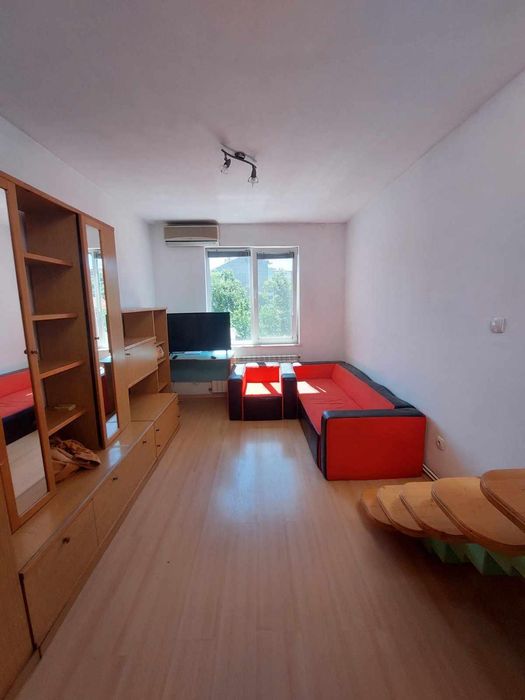 Дава се под наем Тристаен апартамент в Пловдив, Център - 65 кв.м за 350 € - Снимка #1