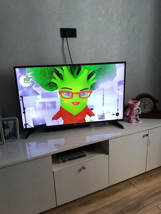 Телевизор LG 2015г