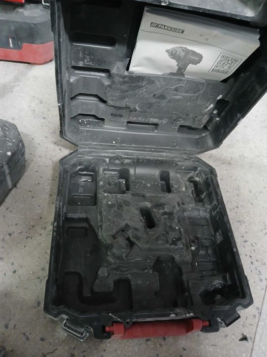 Инструменти и куфари