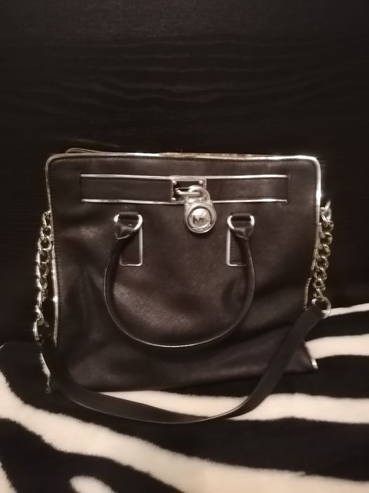 Страхотна чанта на Michael Kors