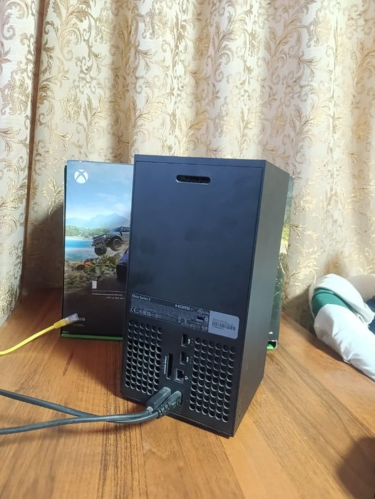 Продам XBOX Series X 1TB