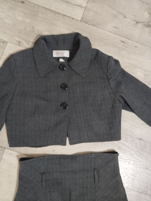 Строгий костюм 44-46