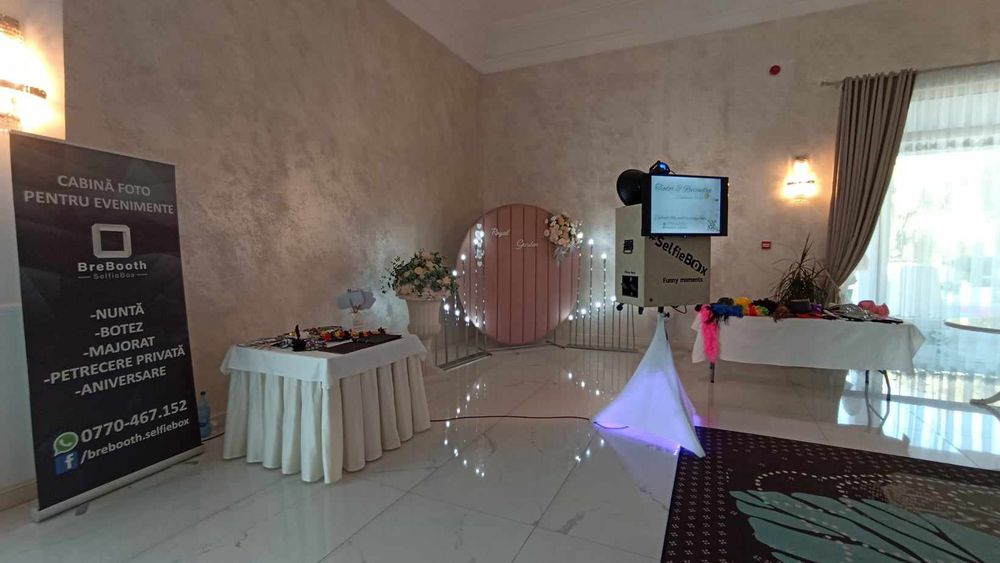 Cabinã foto/PhotoBooth/SelfieBox pentru Evenimente