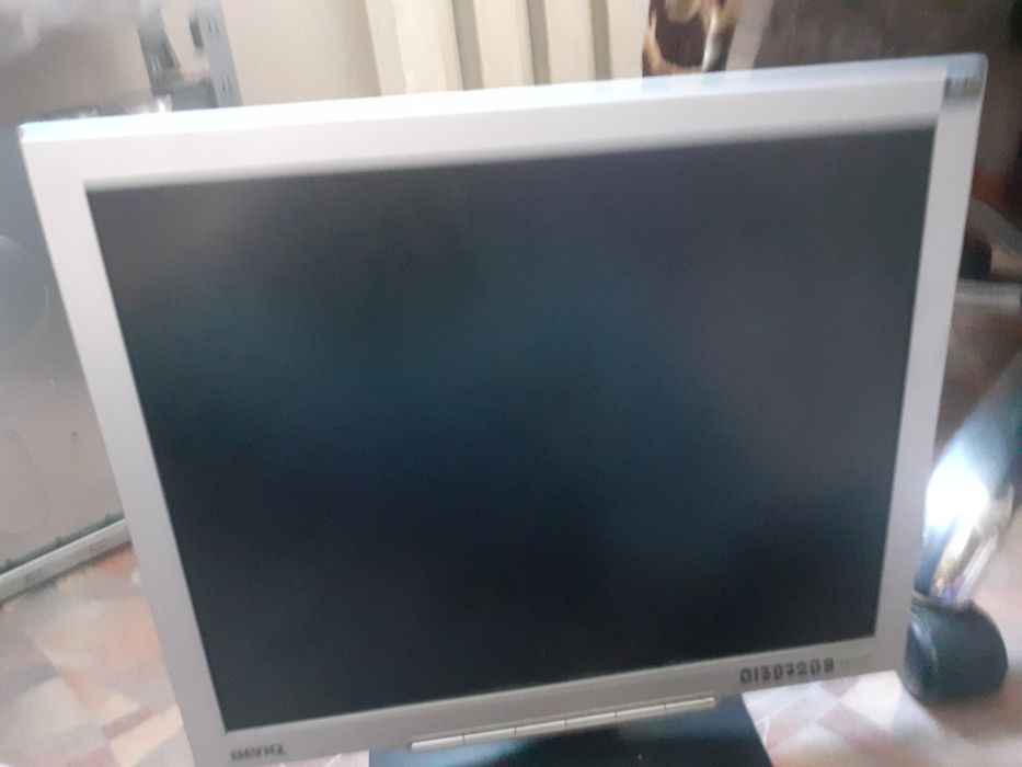 Монитор в нерабочем состоянии продам возможен обмен