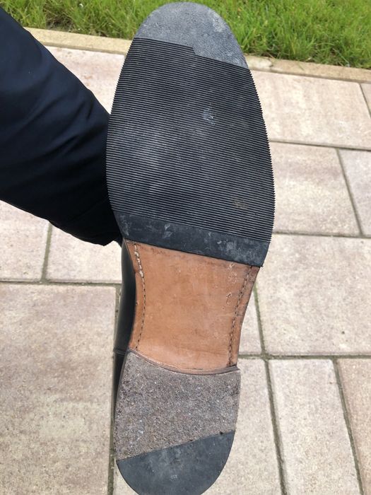 Ghete Chelsea 46, cusute