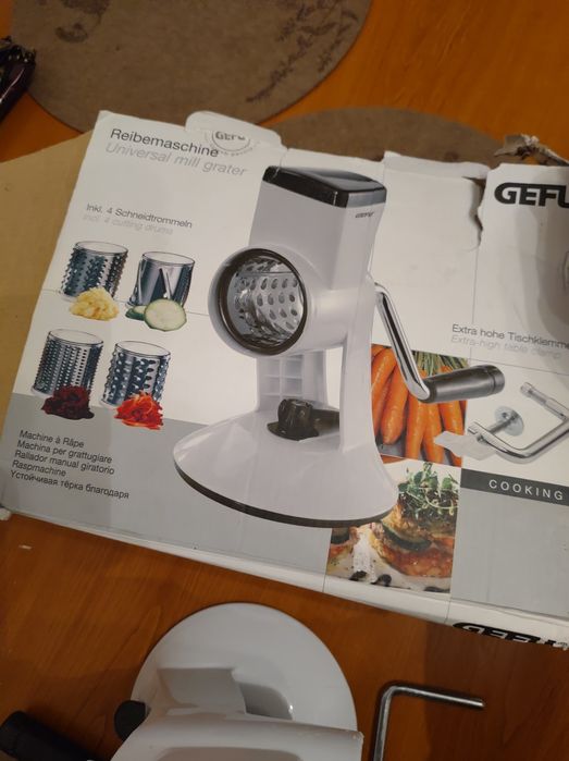 Răzătoare de moară universala ! Nou-nouța , inox de înaltă calitate