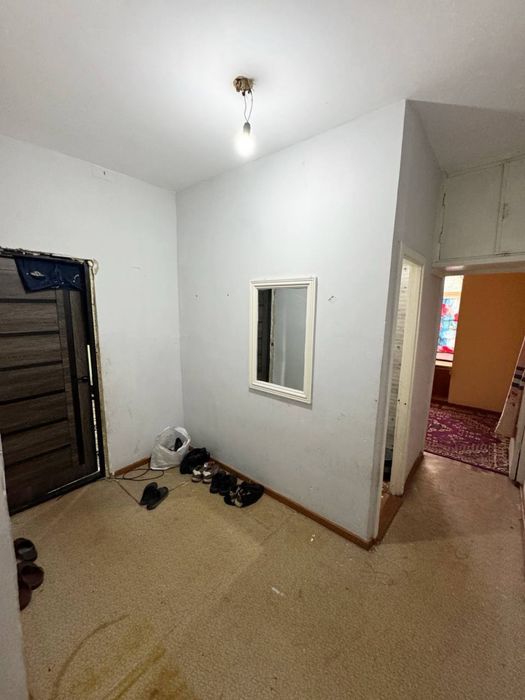 Прадаётся 1х 10микрарайоне вдоль дороги