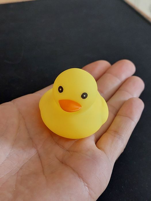 Уточка резиновая