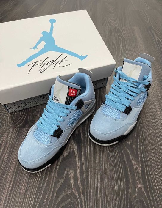 Jordan 4 Uniersity blue - 39