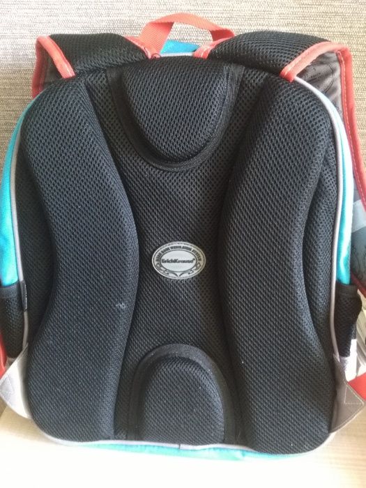 Продам школьный рюкзак