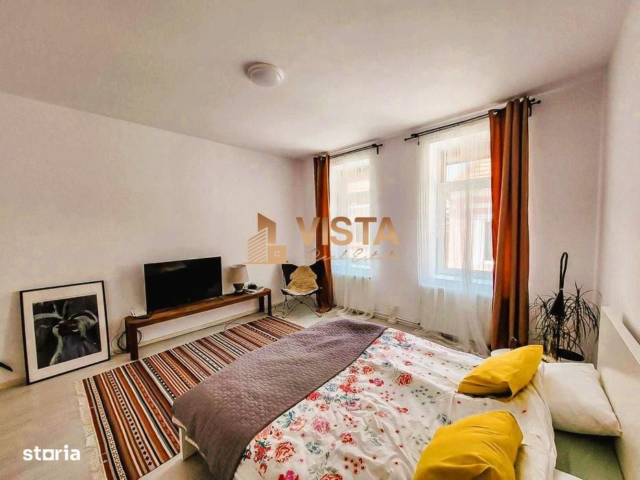 Casa 2 camere, mobilata complet, potential mansardare. Zona centrala