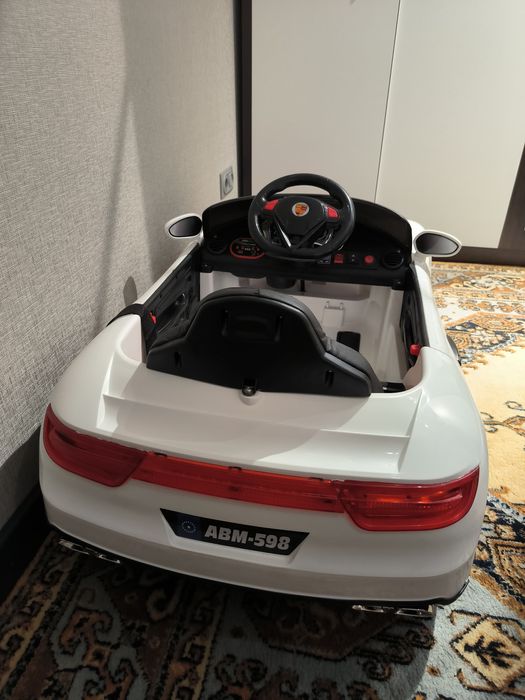 Детский электромобиль