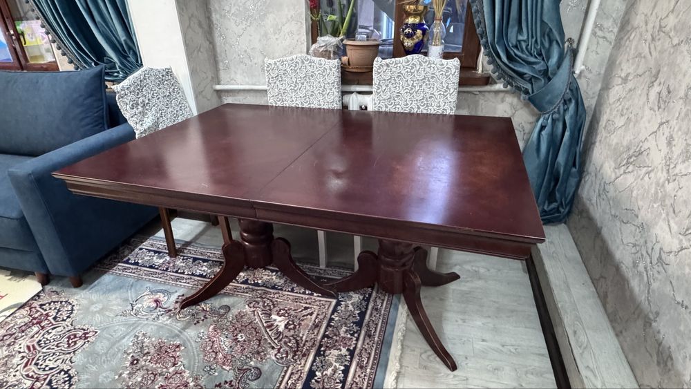 Стол в гостиную раздвижной без стульев