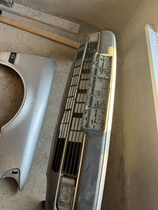 Продам на ауди 100 с4 передний крылия