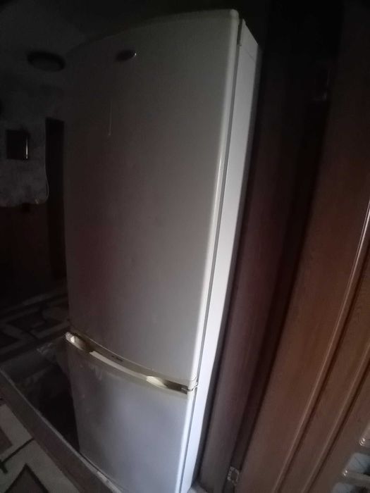 Хладилник с фризер